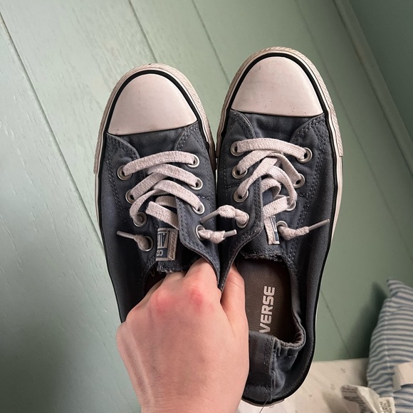 Women’s converse size 7 - Picture 6 of 7
